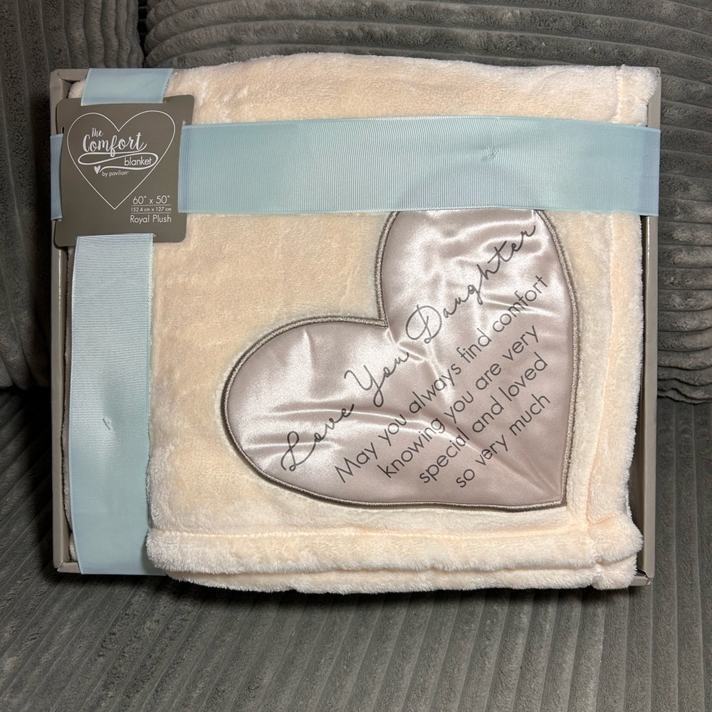 NWT! Fleece Blanket with Love You Daughter